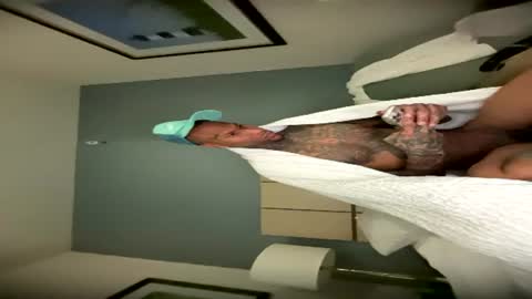 Snapshot of daddyjanimal chatting on 20, 7, 2026 sexy tatted king bbc online show from 20, 7, 2026