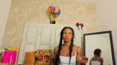 Snapshot of daffnelewis chatting on 22, 4, 2026 daffnelewis online show from 22, 4, 2026