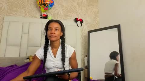Snapshot of daffnelewis chatting on 25, 4, 2026 daffnelewis online show from 25, 4, 2026