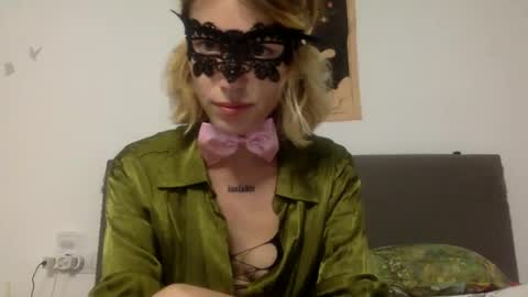 Snapshot of dafnesqueeze chatting on 2, 12, 2024 dafnesqueeze online show from 2, 12, 2024
