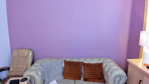 Dahiane Connor online show from 7, 4, 2026