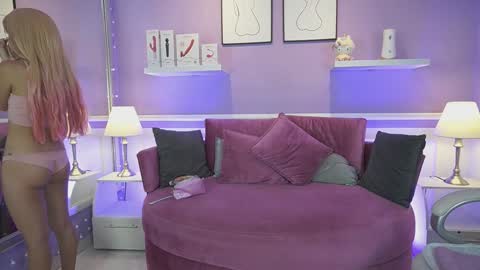 Dahlia Grey online show from 12, 11, 2025