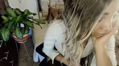 Snapshot of dahnia_cruz chatting on 23, 4, 2026 dahnia_cruz online show from 23, 4, 2026