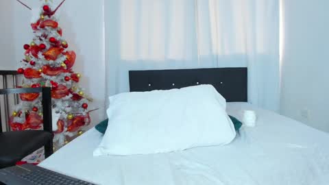 Daila Smith  online show from 9, 12, 2024