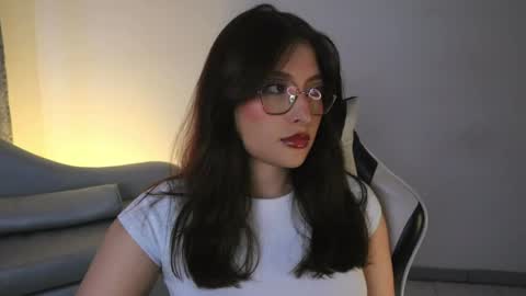 Lauren            online show from 15, 5, 2026