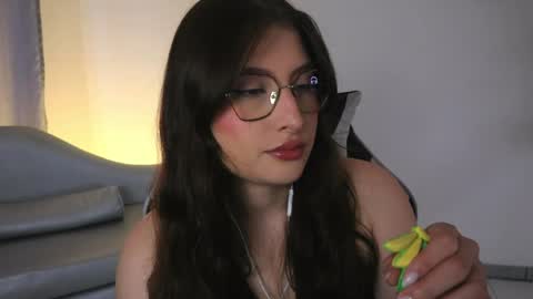 Lauren            online show from 18, 5, 2026