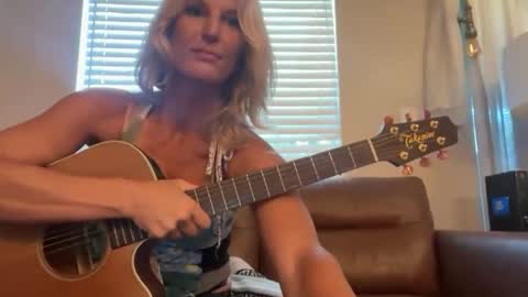 Daisy137 online show from 22, 10, 2025