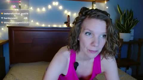 daisy_lovely online show from 2, 12, 2025
