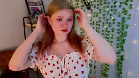 Snapshot of daisy_santos chatting on 2, 7, 2026 Mary online show from 2, 7, 2026