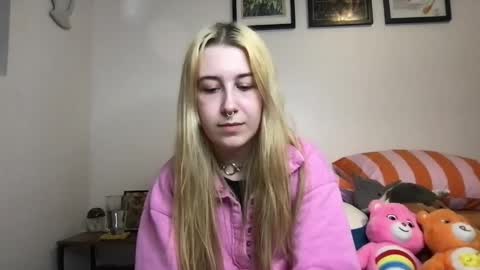 Snapshot of daisymynx chatting on 15, 4, 2026 daisymynx online show from 15, 4, 2026