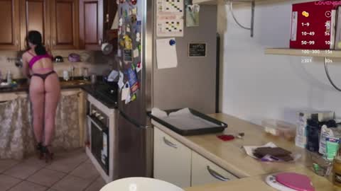 Snapshot of daisyxxx02 chatting on 8, 4, 2026 FrontBackLive online show from 8, 4, 2026
