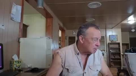 Snapshot of dakit2 chatting on 26, 4, 2026 dakit online show from 26, 4, 2026