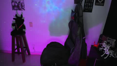 Dakota Crab online show from 11, 9, 2025