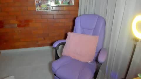 The girl of your dreams o online show from 28, 1, 2025