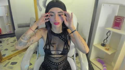 Dakota Baby online show from 19, 5, 2026