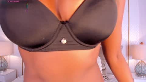 Snapshot of dakotawangi chatting on 10, 5, 2026 online show from 10, 5, 2026