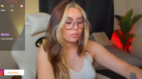 dakottaa__ online show from 21, 5, 2026