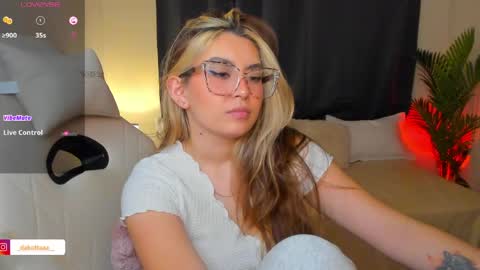 dakottaa__ online show from 4, 6, 2026