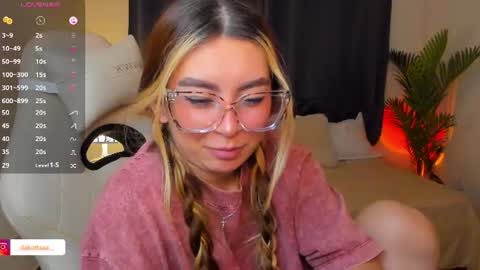 dakottaa__ online show from 23, 7, 2026