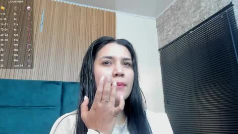 Snapshot of dalia_alissa chatting on 25, 5, 2026 Violeta online show from 25, 5, 2026