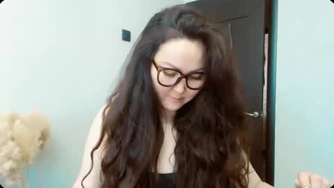 Snapshot of dalidayes chatting on 1, 2, 2026 Dali online show from 1, 2, 2026