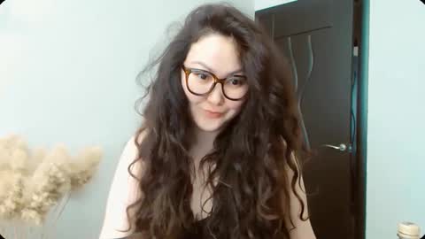 Snapshot of dalidayes chatting on 5, 4, 2026 Dali online show from 5, 4, 2026