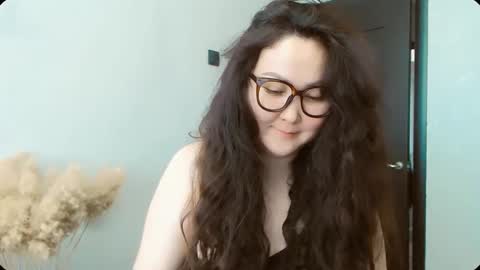 Snapshot of dalidayes chatting on 6, 4, 2026 Dali online show from 6, 4, 2026