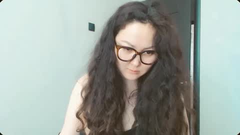 Snapshot of dalidayes chatting on 13, 4, 2026 Dali online show from 13, 4, 2026