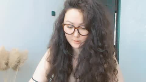 Snapshot of dalidayes chatting on 25, 7, 2026 Dali online show from 25, 7, 2026