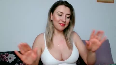 Snapshot of dalyana22 chatting on 20, 4, 2026 Maria online show from 20, 4, 2026