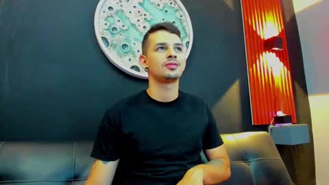 Snapshot of damian__oliver chatting on 16, 1, 2025 Damian Oliver online show from 16, 1, 2025