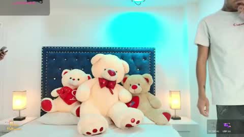 DAMIAN AND ROXANNE.  online show from 19, 10, 2025