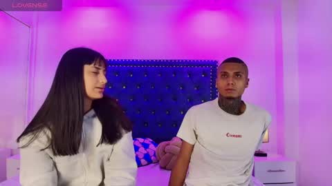 Snapshot of damian_and_roxanne chatting on 25, 4, 2026 DAMIAN AND ROXANNE. online show from 25, 4, 2026