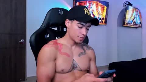 Snapshot of damian_fit chatting on 28, 10, 2025 Damian online show from 28, 10, 2025