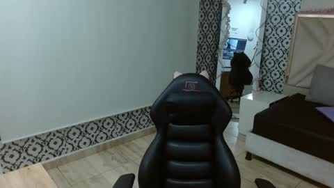 Snapshot of damian_tay chatting on 14, 4, 2026 damian_tay online show from 14, 4, 2026