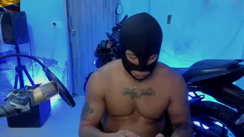 Snapshot of damian_torner chatting on 8, 8, 2026 Damian torner online show from 8, 8, 2026