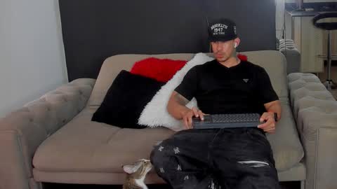 INSTAGRAM  DAMMIANMILLEROFICIAL online show from 1, 2, 2026