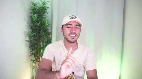 Snapshot of damon_frost chatting on 27, 5, 2026 damon_frost online show from 27, 5, 2026