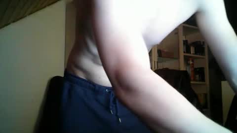 Snapshot of dan_snow24 chatting on 21, 11, 2025 Dan Snow online show from 21, 11, 2025