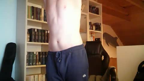 Snapshot of dan_snow24 chatting on 26, 11, 2025 Dan Snow online show from 26, 11, 2025