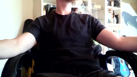 Snapshot of dan_snow24 chatting on 28, 4, 2026 Dan Snow online show from 28, 4, 2026