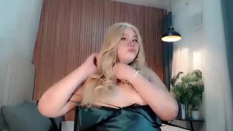 Snapshot of dangerous_womanxx chatting on 3, 12, 2025 Ms. K online show from 3, 12, 2025