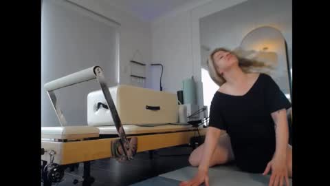 Snapshot of dani_does_pilates chatting on 14, 1, 2026 Dani Sunshine online show from 14, 1, 2026