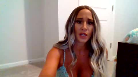 Snapshot of danibrass1 chatting on 4, 5, 2026 DaniBrass1 online show from 4, 5, 2026