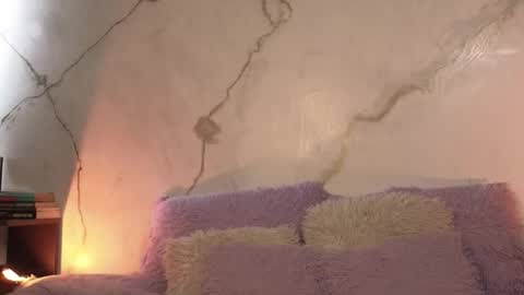 DANI independent model IG online show from 17, 11, 2025