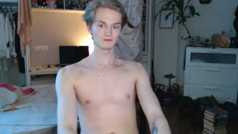 Snapshot of daniel_yumm chatting on 25, 4, 2026 Daniel online show from 25, 4, 2026