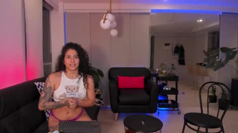 Snapshot of daniela_arenas chatting on 25, 2, 2025 daniela_arenas online show from 25, 2, 2025