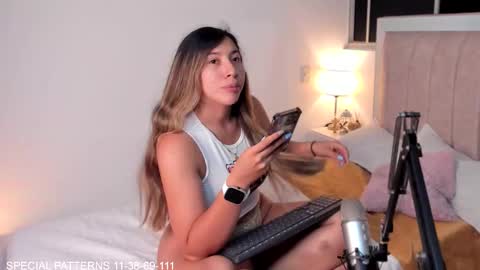 Snapshot of daniela_henaoo chatting on 17, 3, 2026 independent model online show from 17, 3, 2026