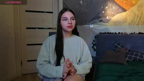 Snapshot of danielacrystal chatting on 12, 11, 2025 Hi my name is Daniela Im new here but I really like to chat online show from 12, 11, 2025