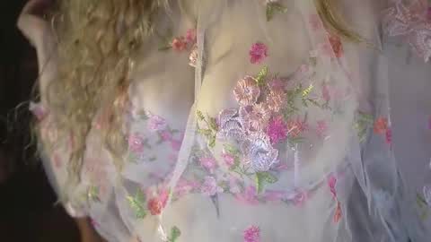 danielareign online show from 27, 2, 2026